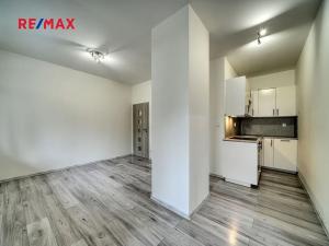 Pronájem bytu 2+kk, Milovice, Slepá, 38 m2