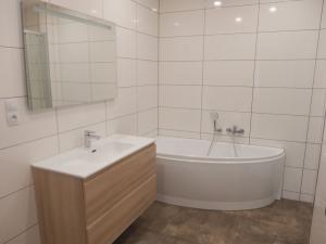 Pronájem bytu 3+kk, Zlín, Zarámí, 80 m2