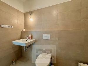 Pronájem bytu 2+kk, Kladno, Bohumila Landy, 43 m2