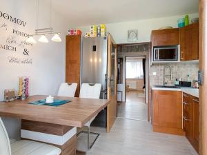 Prodej bytu 3+1, Hrádek, Družstevní, 75 m2