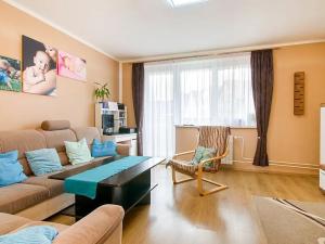 Prodej bytu 3+1, Hrádek, Družstevní, 75 m2
