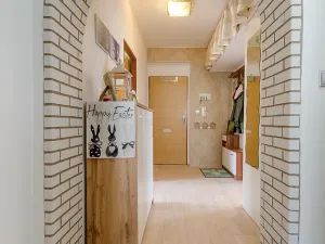 Prodej bytu 3+1, Hrádek, Družstevní, 75 m2