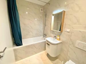 Pronájem bytu 2+kk, Praha - Smíchov, Na Celné, 55 m2