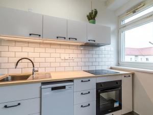 Pronájem bytu 2+kk, Praha - Vršovice, Kišiněvská, 48 m2