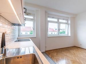 Pronájem bytu 2+kk, Praha - Vršovice, Kišiněvská, 48 m2
