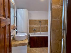 Pronájem bytu 3+1, Praha - Nové Město, Na výtoni, 86 m2