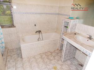Prodej rodinného domu, Ostrov, 190 m2