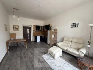 Pronájem bytu 3+kk, Praha - Vinohrady, Korunní, 75 m2