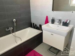 Pronájem bytu 2+kk, Olomouc, Novosadský dvůr, 60 m2