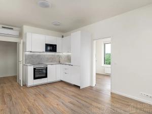 Pronájem bytu 2+kk, Praha - Hloubětín, Laponská, 52 m2
