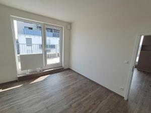 Pronájem bytu 2+kk, Praha - Hloubětín, Za černým mostem, 43 m2