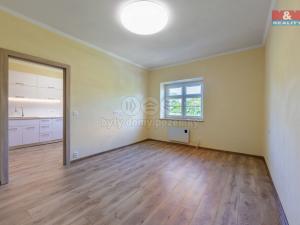 Prodej bytu 2+kk, Karlovy Vary - Bohatice, U Trati, 35 m2