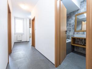 Pronájem bytu 4+kk, Praha - Hlubočepy, Voskovcova, 104 m2