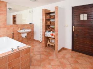 Prodej rodinného domu, Jevany, U Potoka, 246 m2