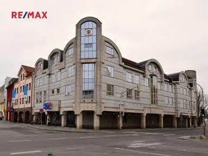 Pronájem obchodního prostoru, Nymburk, Náměstí Přemyslovců, 29 m2