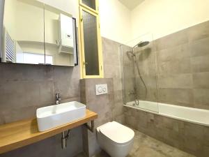 Prodej bytu 2+kk, Praha, Rašínovo nábřeží, 52 m2