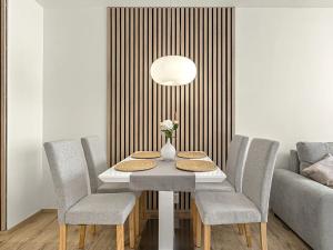 Prodej bytu 2+kk, Praha - Chodov, Hněvkovského, 42 m2