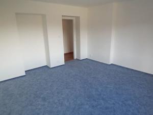 Pronájem bytu 2+1, Praha - Hloubětín, Chvalská, 55 m2