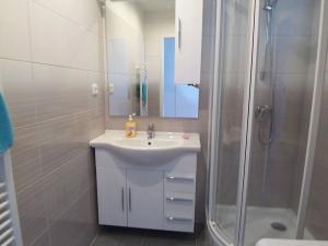 Pronájem bytu 2+1, Praha - Hloubětín, Chvalská, 55 m2