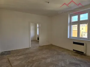 Pronájem bytu 2+1, Chomutov, Křižíkova, 80 m2