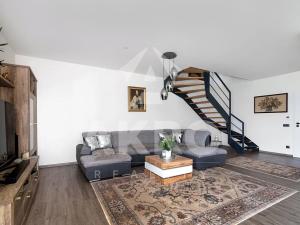 Prodej bytu 4+kk, Okrouhlo, 152 m2