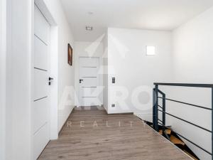 Prodej bytu 4+kk, Okrouhlo, 152 m2