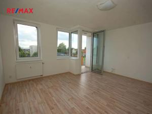 Pronájem bytu 1+kk, Velký Osek, U hřiště, 34 m2