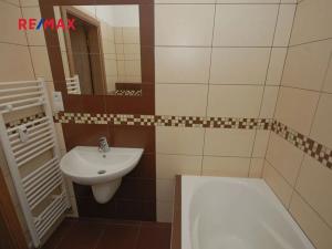Pronájem bytu 1+kk, Velký Osek, U hřiště, 34 m2