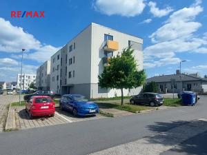 Pronájem bytu 1+kk, Velký Osek, U hřiště, 34 m2