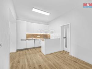 Prodej bytu 3+1, Hradec Králové - Kukleny, Pražská třída, 91 m2
