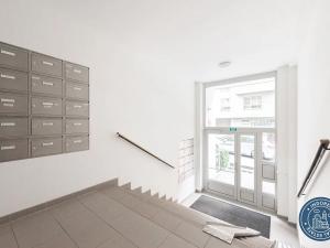 Pronájem bytu 3+kk, Praha - Žižkov, Jeseniova, 72 m2