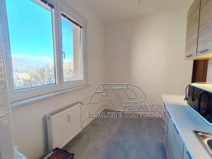 Pronájem bytu 2+1, Praha, Na Petřinách, 50 m2
