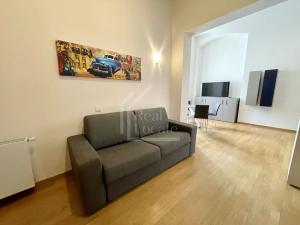 Pronájem bytu 1+kk, Praha - Karlín, Sokolovská, 52 m2