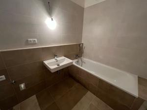 Prodej bytu 4+kk, Praha - Zličín, Strážovická, 101 m2