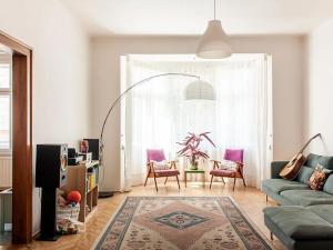 Pronájem bytu 3+1, Praha - Bubeneč, Eliášova, 135 m2