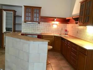 Pronájem bytu 3+1, Praha - Bubeneč, Eliášova, 135 m2