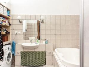 Pronájem bytu 3+1, Praha - Bubeneč, Eliášova, 135 m2