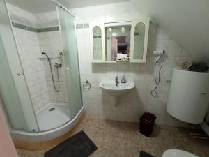 Prodej vícegeneračního domu, Hýskov, Prostřední, 350 m2