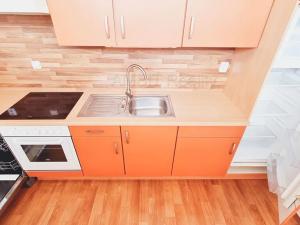 Pronájem bytu 2+1, Praha - Kbely, Pod Nouzovem, 59 m2