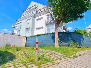 Pronájem bytu 2+1, Praha - Kbely, Pod Nouzovem, 59 m2