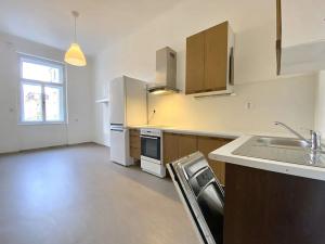 Pronájem bytu 2+1, Praha - Karlín, Urxova, 71 m2