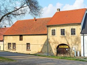 Prodej komerční nemovitosti, Vykáň, 450 m2