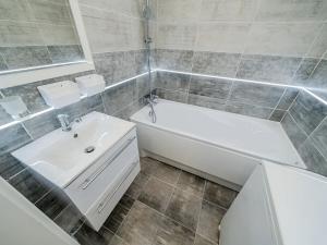 Prodej bytu 3+1, Karviná, Bratr. Veverkových, 74 m2