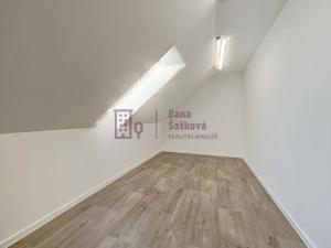 Prodej rodinného domu, Jindřichův Hradec, Spojovací, 297 m2