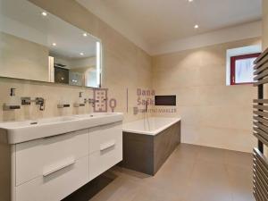 Prodej rodinného domu, Kunžak, 380 m2