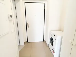 Pronájem bytu 1+kk, Praha - Košíře, Naskové, 37 m2