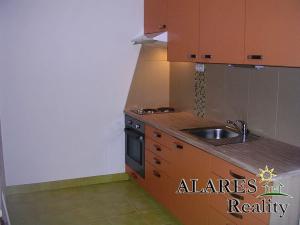 Pronájem bytu 1+kk, Praha - Prosek, Prosecká, 40 m2