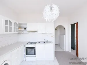Prodej bytu 2+kk, Praha - Kamýk, Zárubova, 39 m2