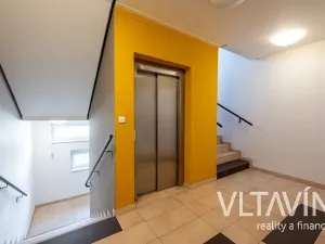 Pronájem bytu 2+kk, Praha - Stodůlky, Laurinova, 42 m2