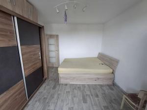 Prodej bytu 2+1, Aš, Dlouhá, 51 m2